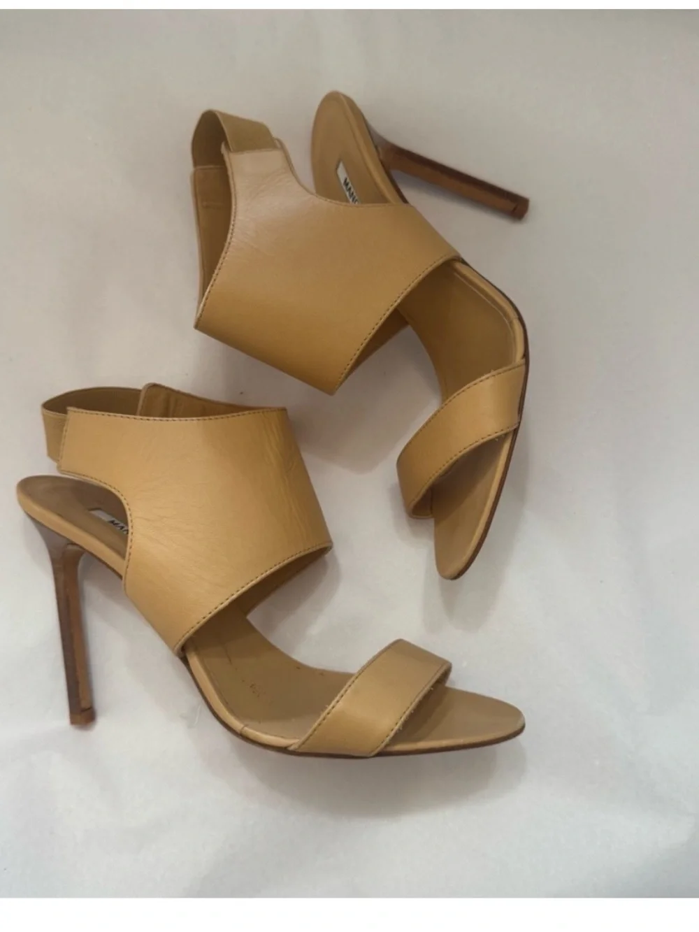 Manolo Blahnik Beige Loyal Calf Dune Heels Sandals 40